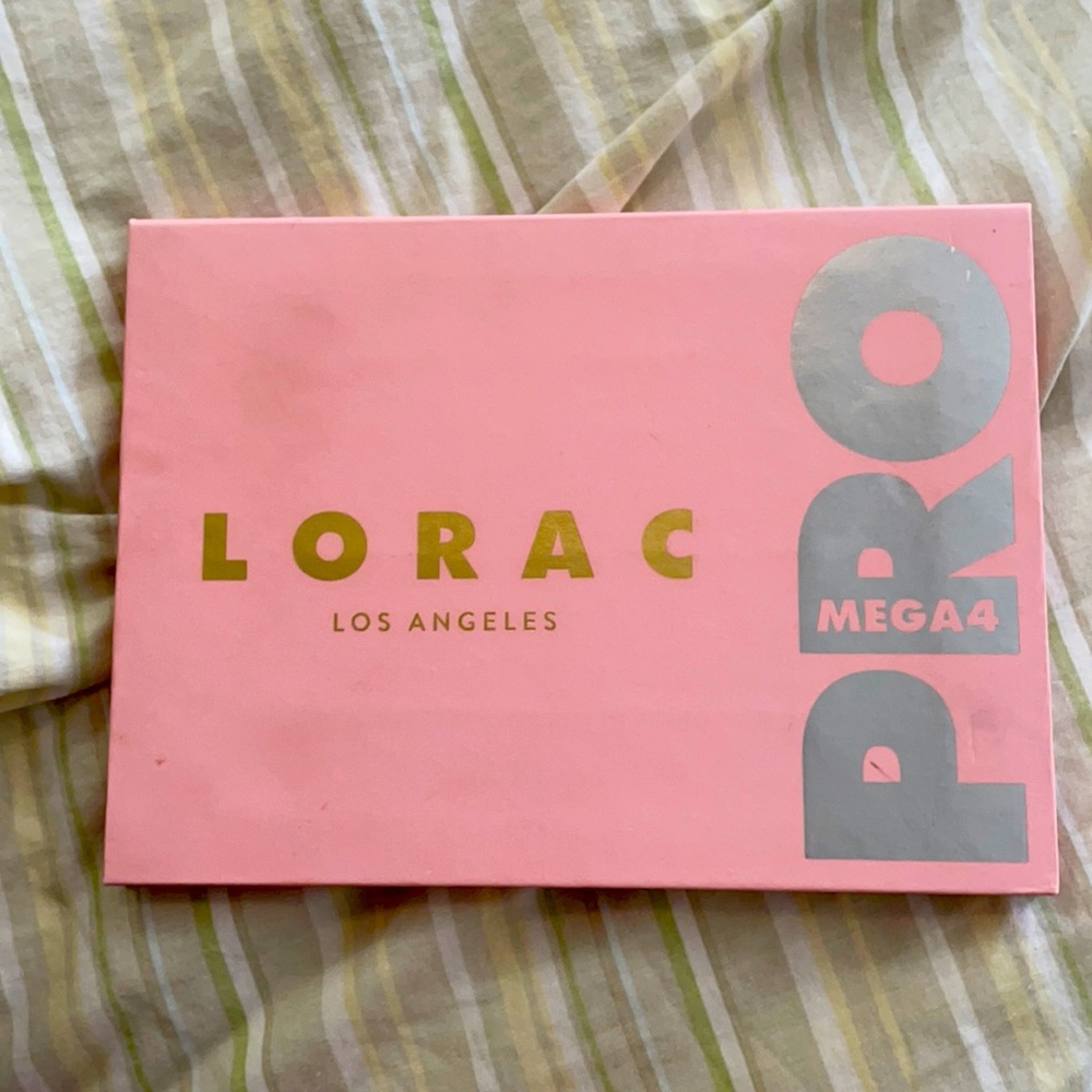 LORAC loss Angeles PRO MEGA 4